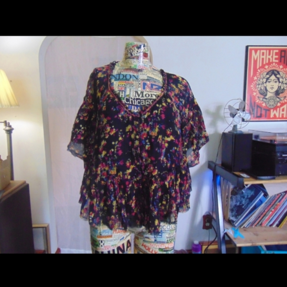 EUC. FREE PEOPLE- Abstract Peasant Top Size Med. - Picture 10 of 12